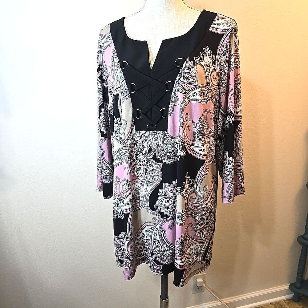 Avenue Black Pink Paisley Tunic Top Size 18 / 20 Lace-Up Detail 3/4 Sleeves